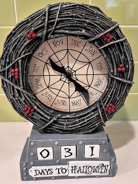 Hot Topic Exclusive Disney The Nightmare Before Christmas Countdown Table Clock